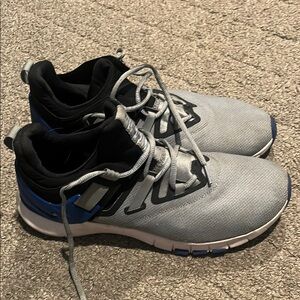 Nike Gray and Black Athletic Shoes with Cushioned Midsole